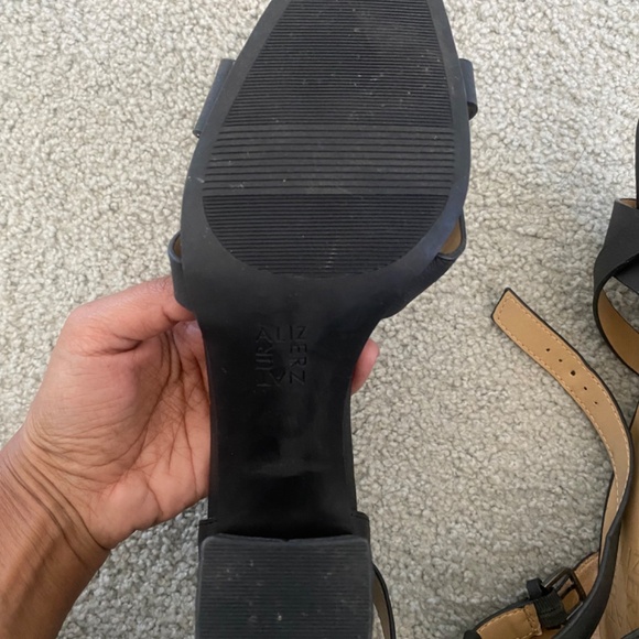 Naturalizer Heels - Picture 3 of 7